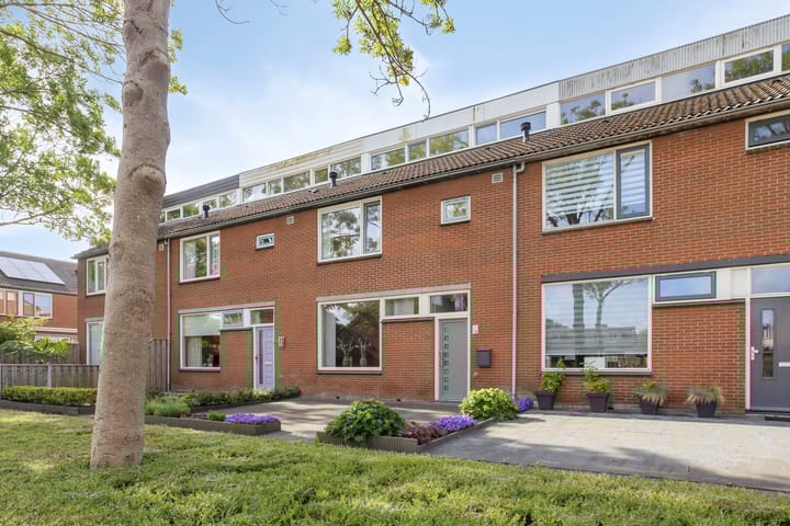 Photo 2 of Haringvlietstraat 39