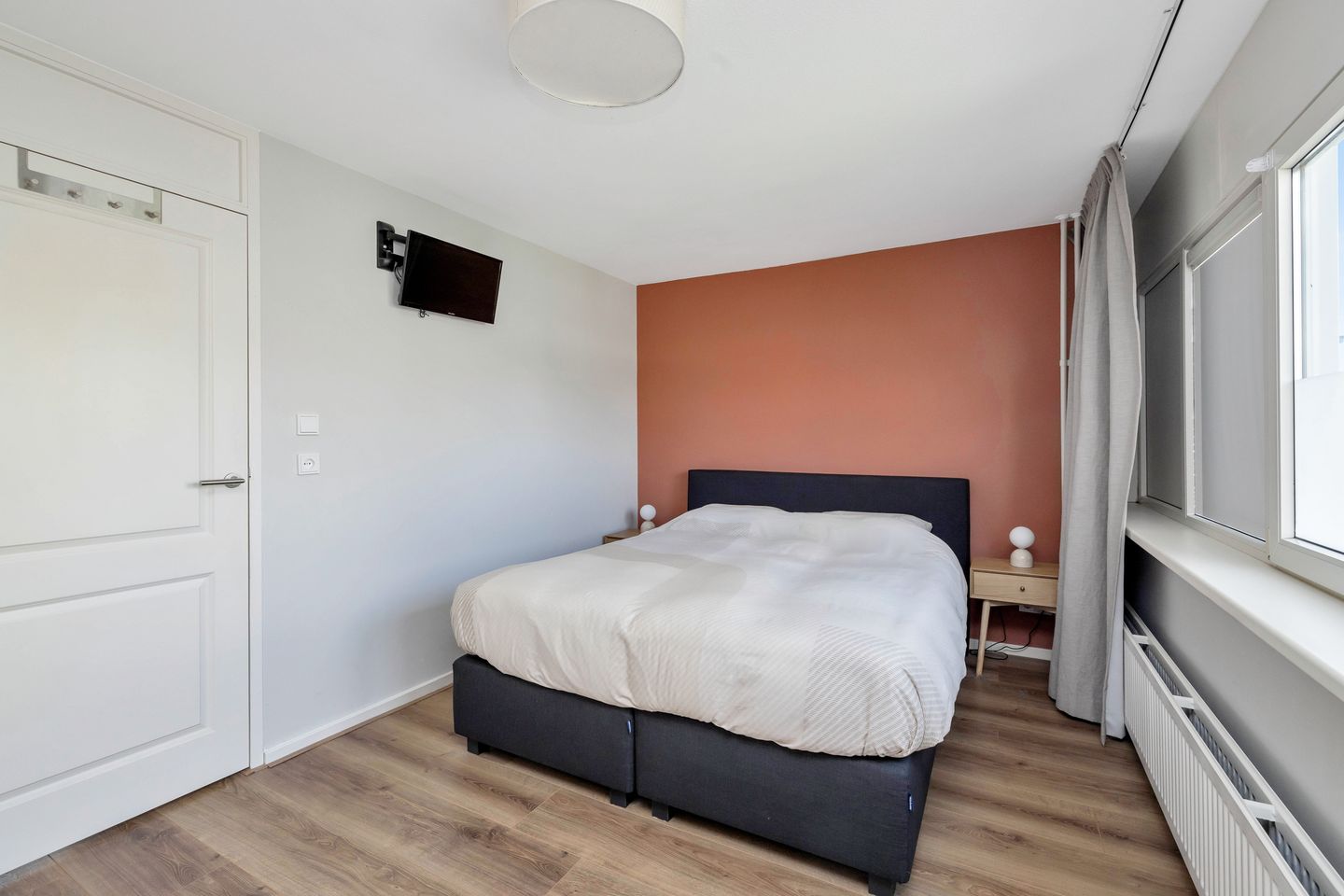 Photo 20 of Antoniszstraat 9