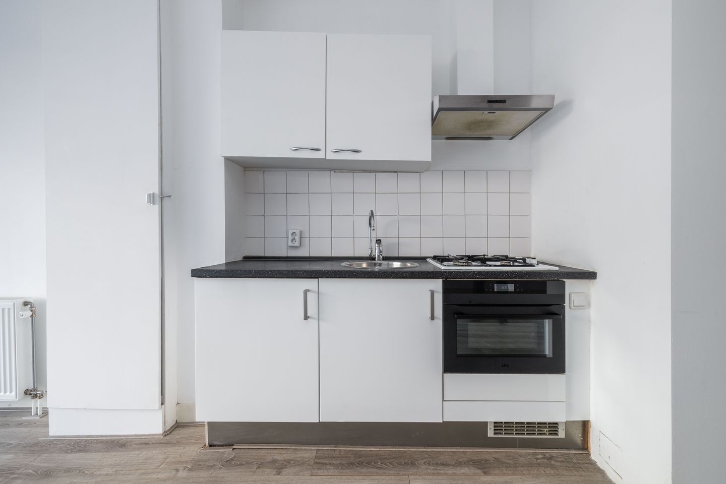 Photo 10 of Philips Willemstraat 16-A