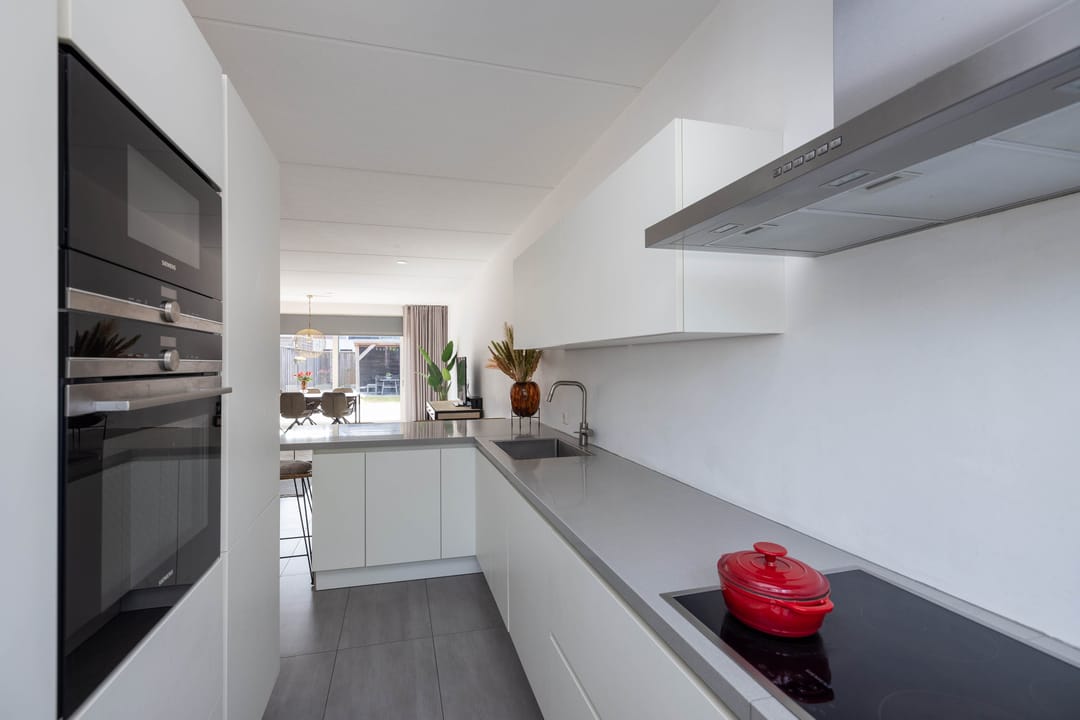 Photo 11 of Athenestraat 11