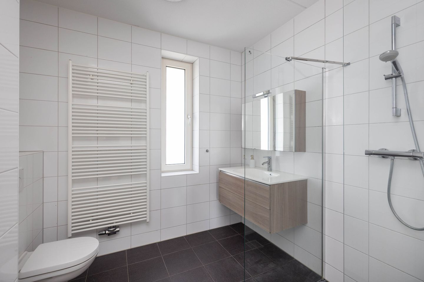 Photo 19 of Athenestraat 11