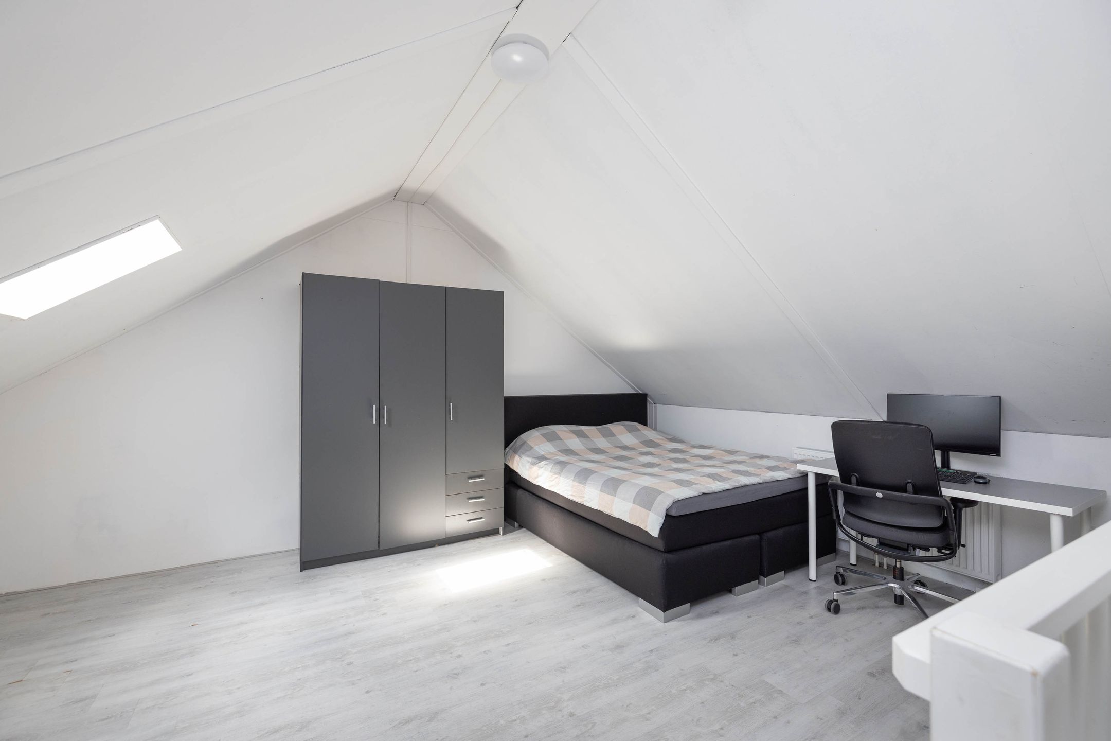 Photo 21 of Athenestraat 11