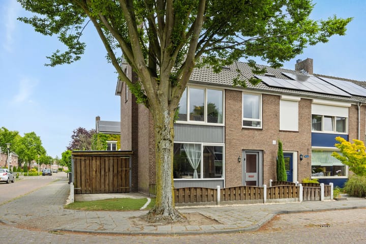 Foto 1 van Adriaen Brouwerstraat 9