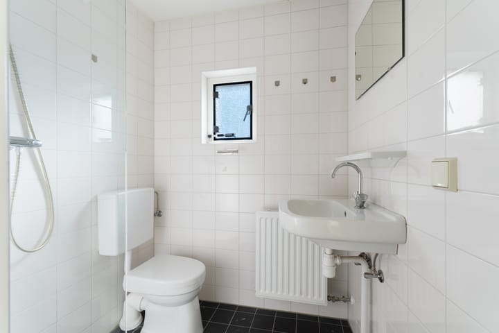 Photo 14 of Johan Kernstraat 9