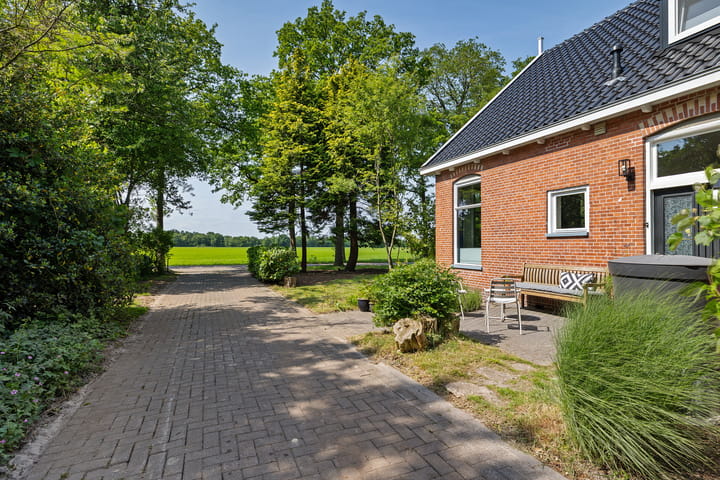 Foto 5 van Roderwolderweg 17