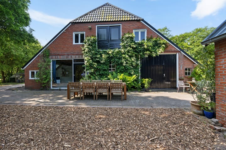 Foto 52 van Roderwolderweg 17