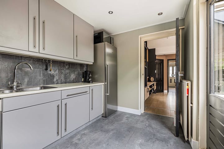 Foto 11 van Van Montfoortstraat 2