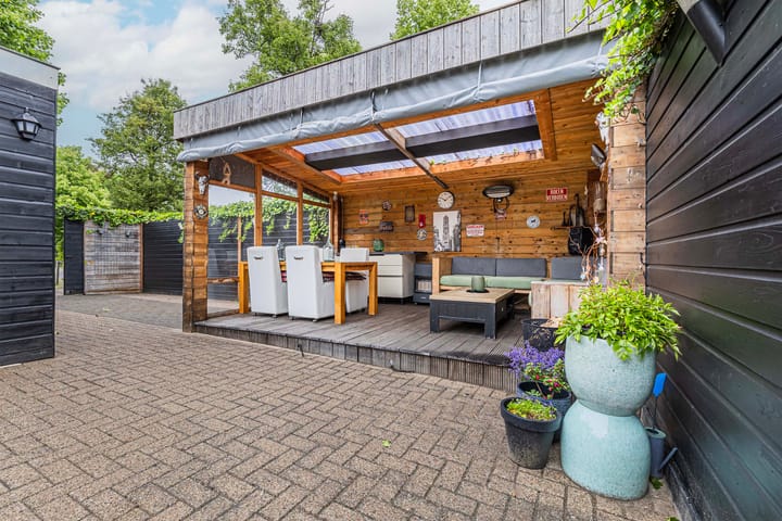 Foto 15 van Van Montfoortstraat 2