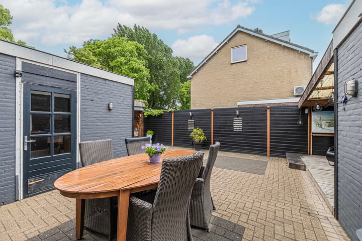 Foto 16 van Van Montfoortstraat 2