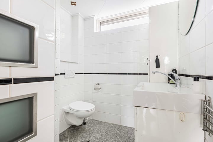 Foto 21 van Van Montfoortstraat 2