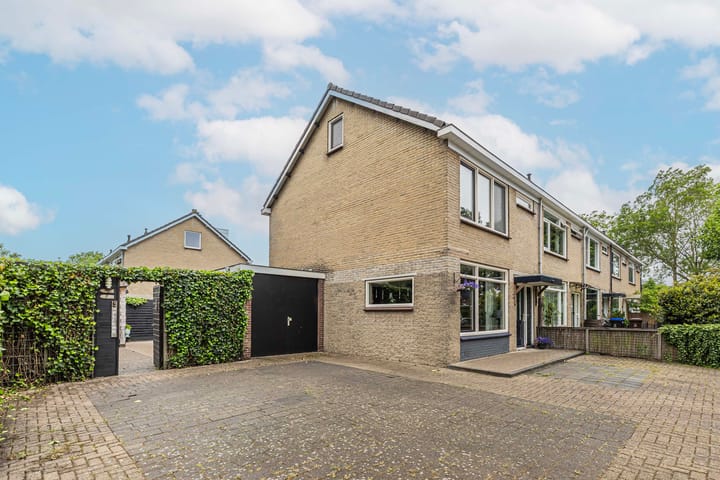 Foto 32 van Van Montfoortstraat 2