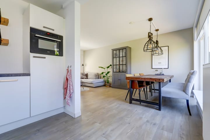 Foto 12 van Schweitzerplein 14