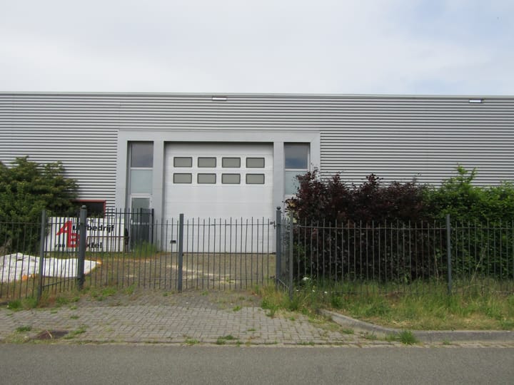 Peelbaan 16, Rijen