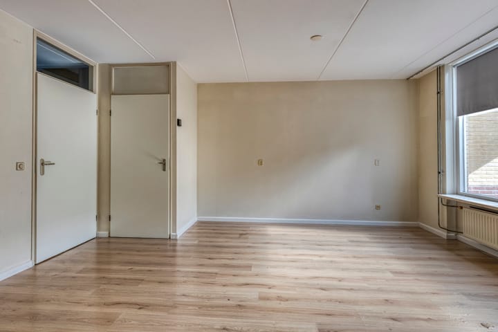 Foto 10 van Staringplein 6