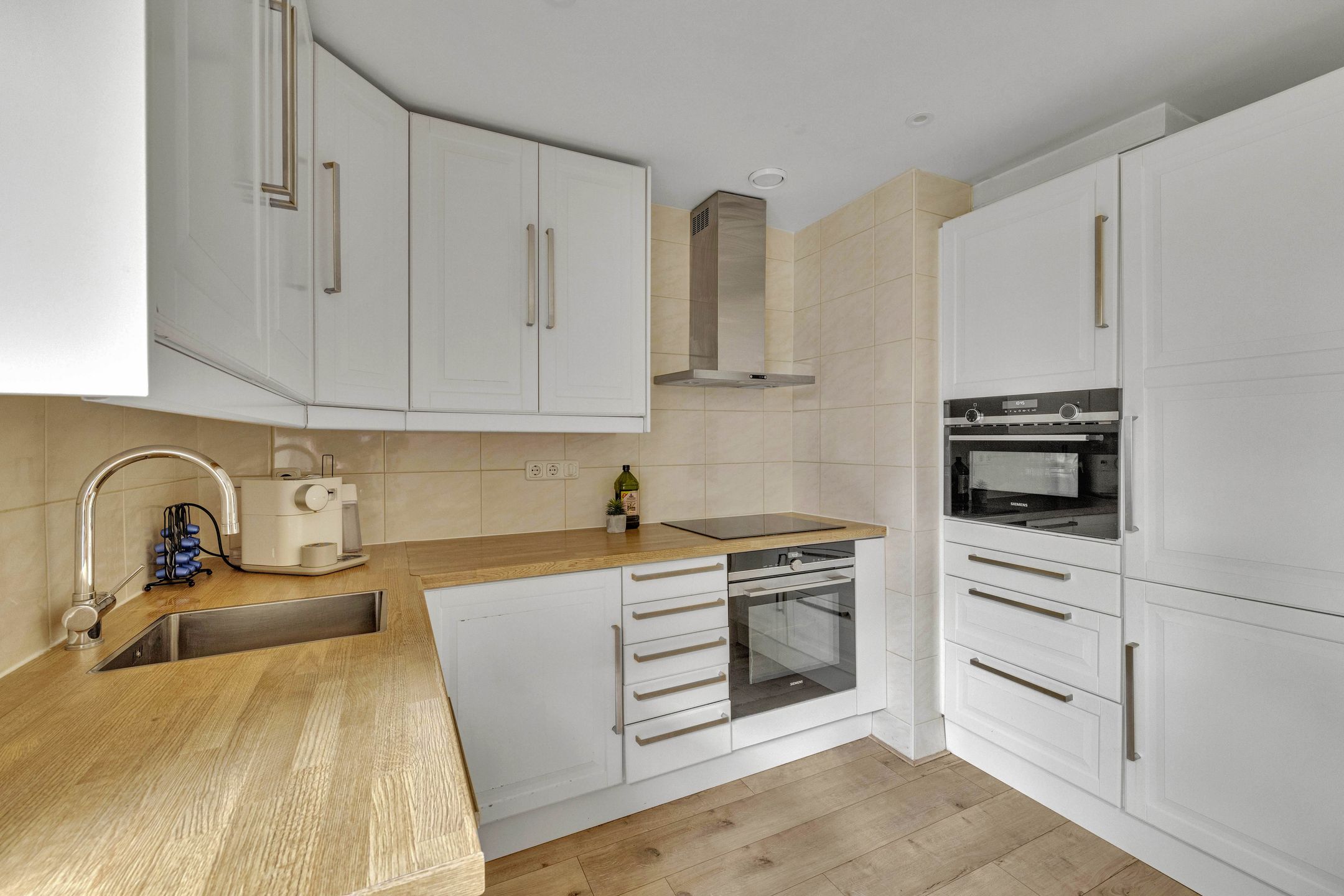 Foto 18 van Burgemeester Van Haarenlaan 875-B