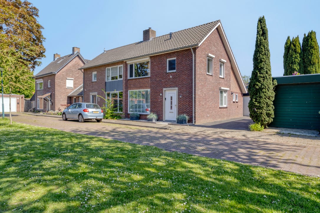 Foto 1 van Burgemeester van der Weidenlaan 56