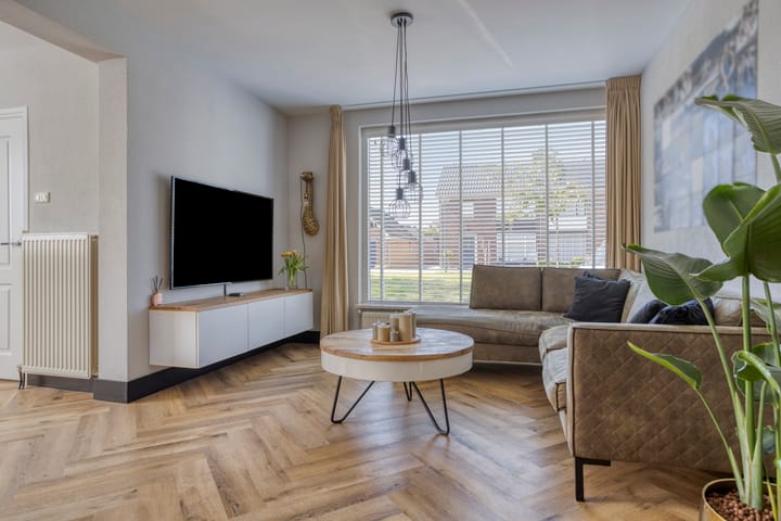 Foto 6 van Burgemeester van der Weidenlaan 56