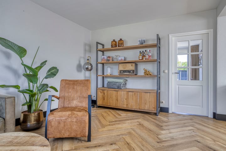 Foto 7 van Burgemeester van der Weidenlaan 56