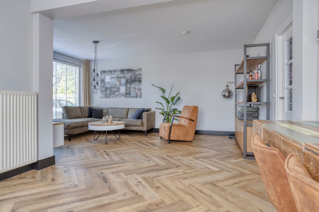 Foto 8 van Burgemeester van der Weidenlaan 56