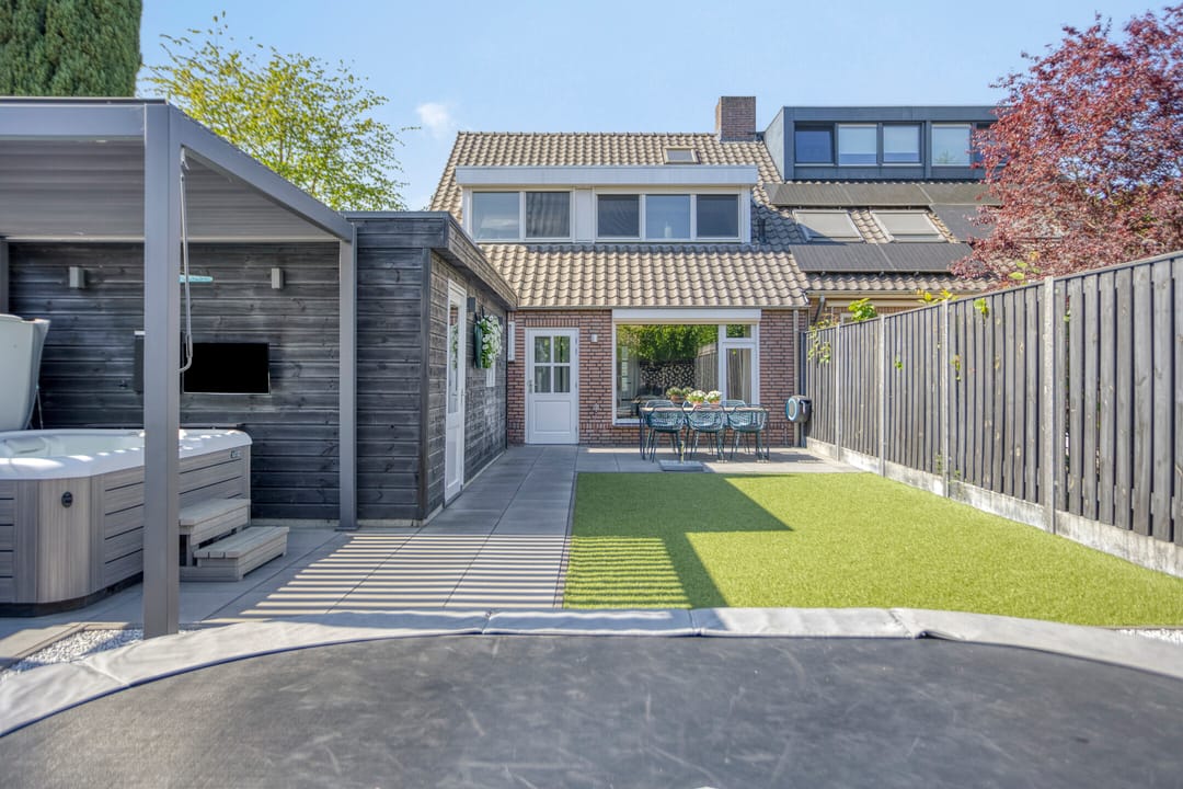 Foto 31 van Burgemeester van der Weidenlaan 56