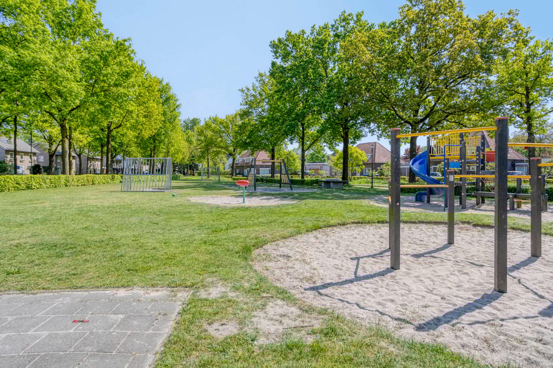 Foto 37 van Burgemeester van der Weidenlaan 56