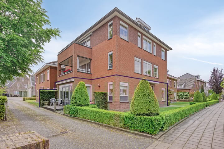 Photo 4 of Denekamperstraat 16-A