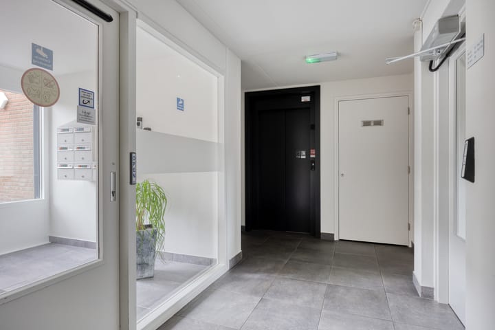 Photo 8 of Denekamperstraat 16-A