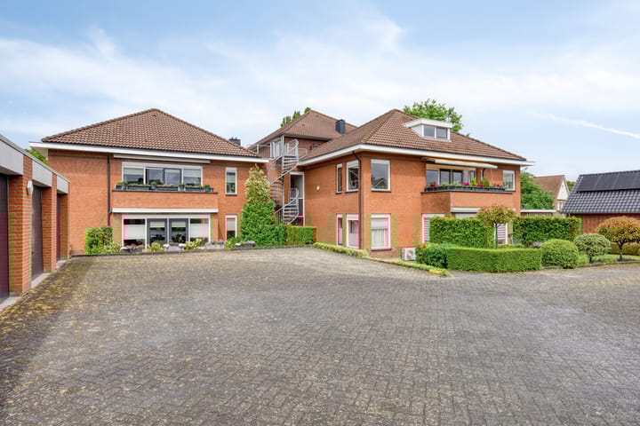 Photo 35 of Denekamperstraat 16-A