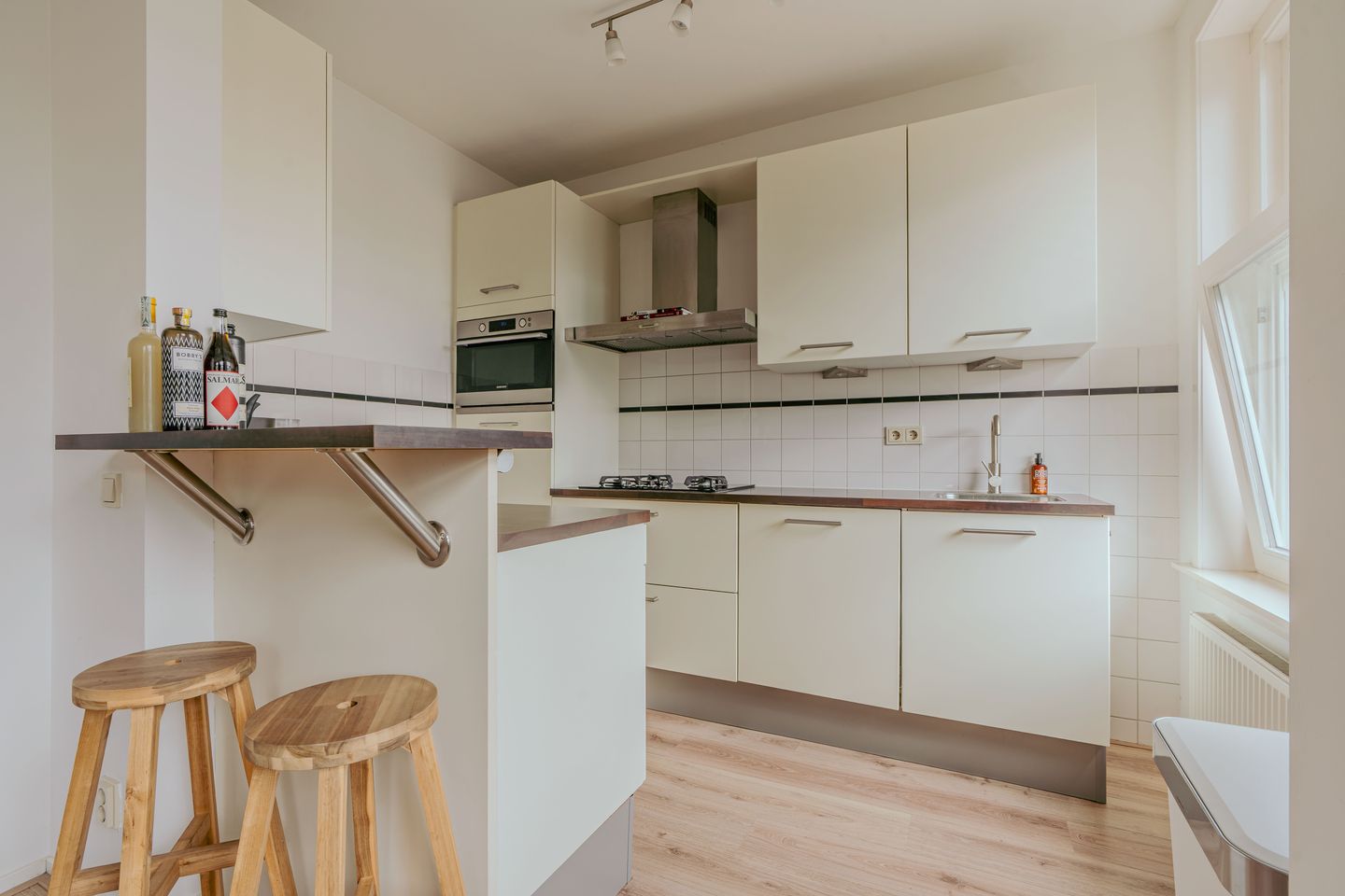 Foto 10 van Van Spilbergenstraat 121-3