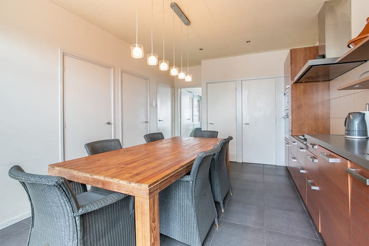 Photo 6 of Willemsweg 9