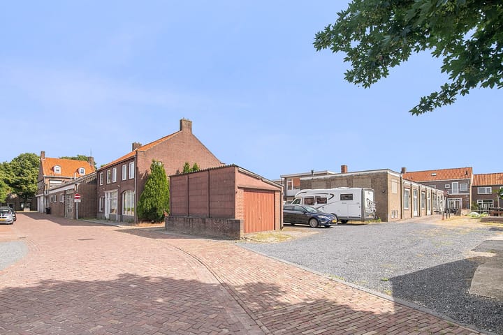 Photo 23 of Willemsweg 9