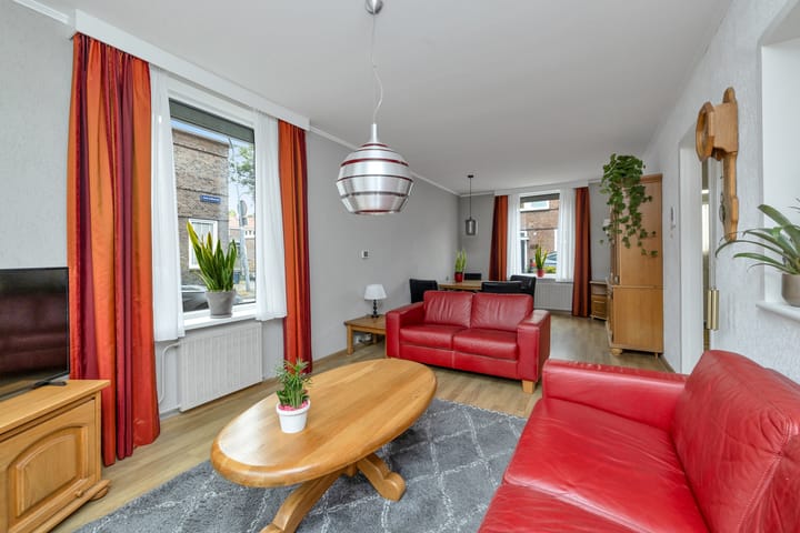 Foto 2 van Voorzorgstraat 2