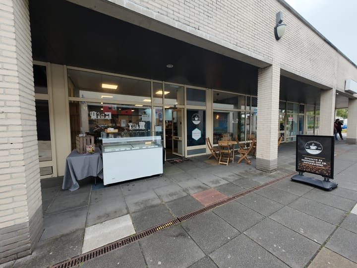 Kamperfoelie 6, Tiel