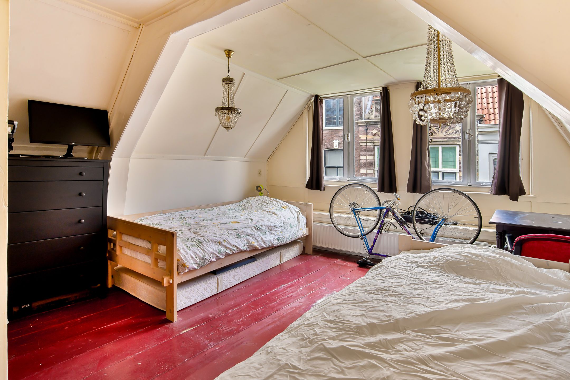 Foto 24 van Warmoesstraat 19