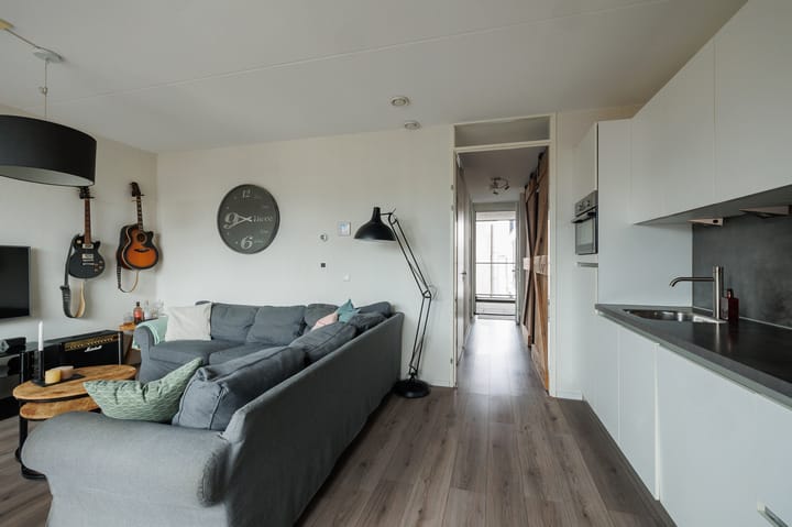 Photo 18 of Makelaarstraat 8-E