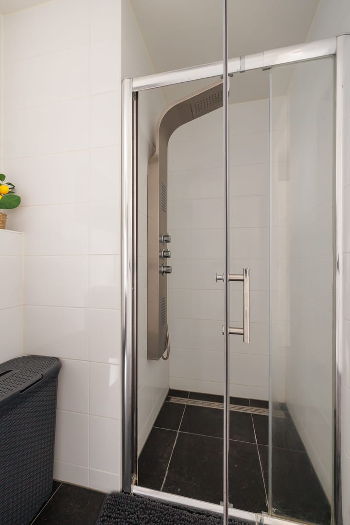 Photo 28 of Makelaarstraat 8-E