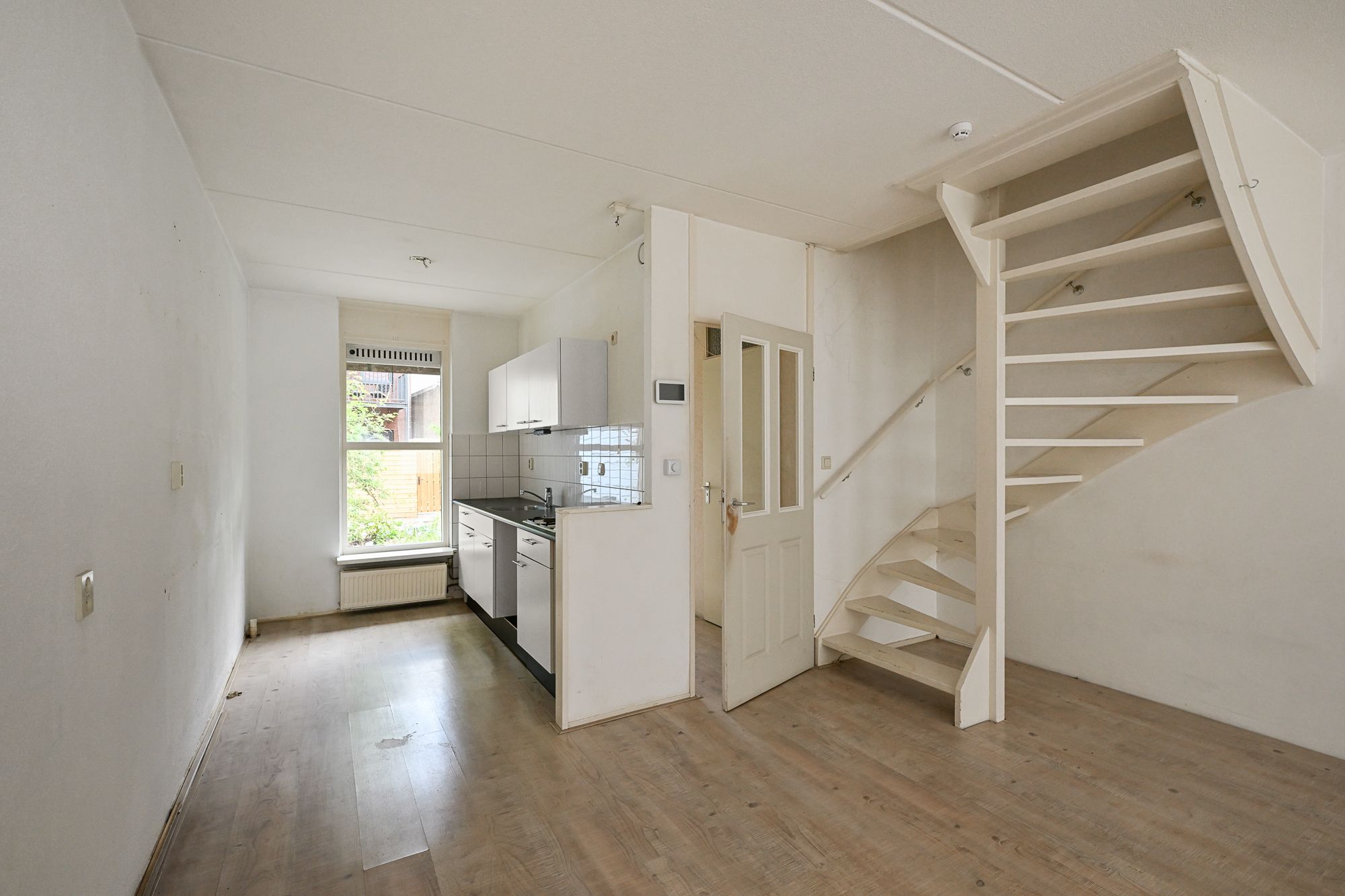 Photo 6 of Czaar Peterstraat 62