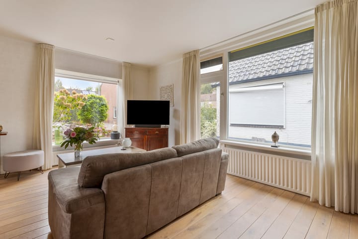 Foto 4 van Oude Weidestraat 12