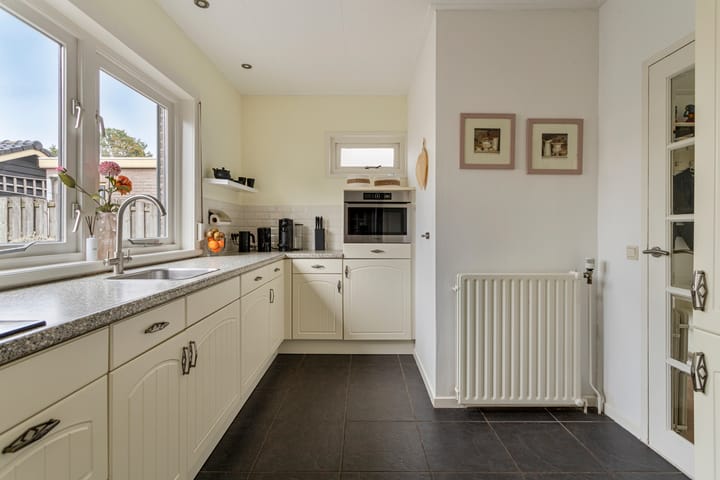 Foto 11 van Oude Weidestraat 12