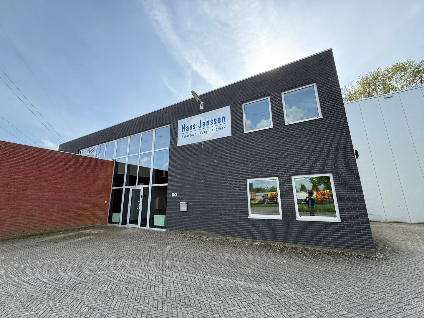 Bekijk foto 1 van Business Park Stein 110
