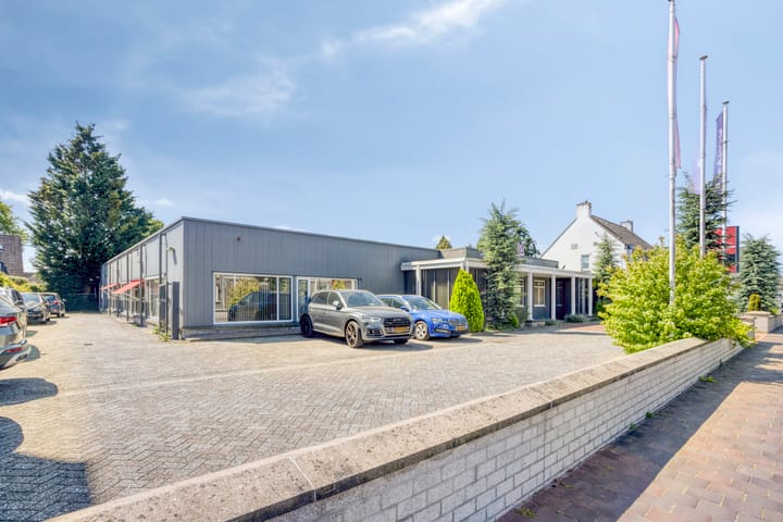 't Dorp 5-7, Heesch