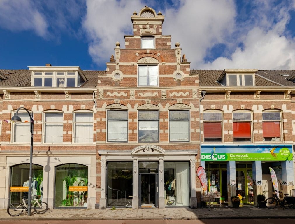 Bekijk foto 1 van Van Ostadestraat 8-A