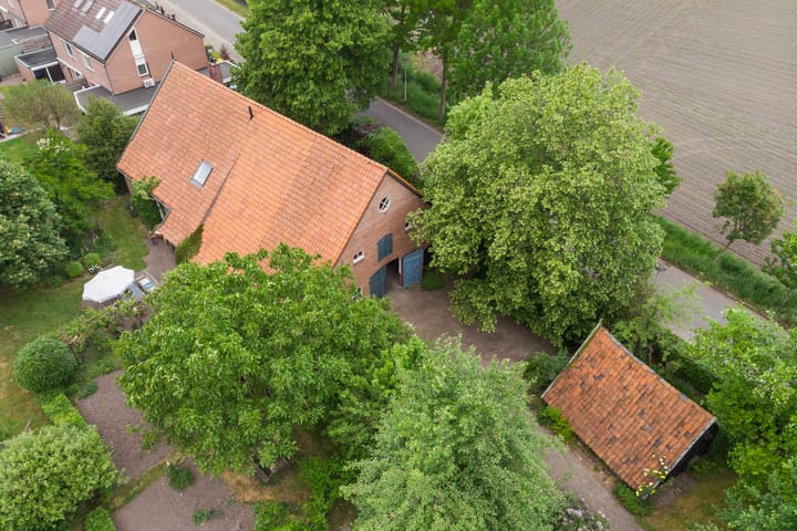 Foto 60 van Den Borgweg 10