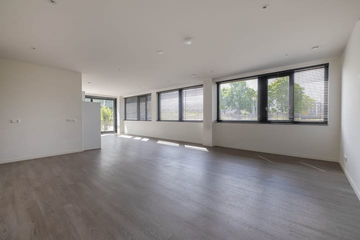 Photo 4 of Binnen Parallelweg 10-A