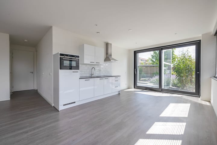 Photo 11 of Binnen Parallelweg 10-A