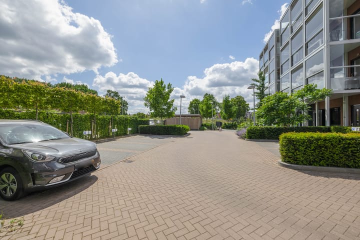 Photo 21 of Binnen Parallelweg 10-A