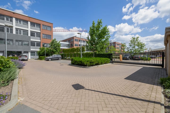 Photo 22 of Binnen Parallelweg 10-A