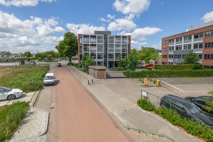 Photo 25 of Binnen Parallelweg 10-A