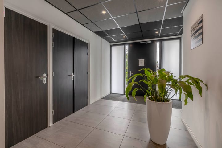 Photo 6 of Binnen Parallelweg 18-A