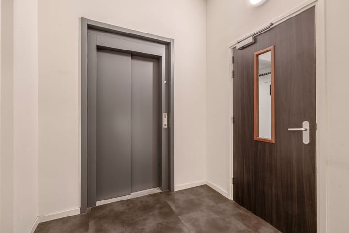 Photo 7 of Binnen Parallelweg 18-A